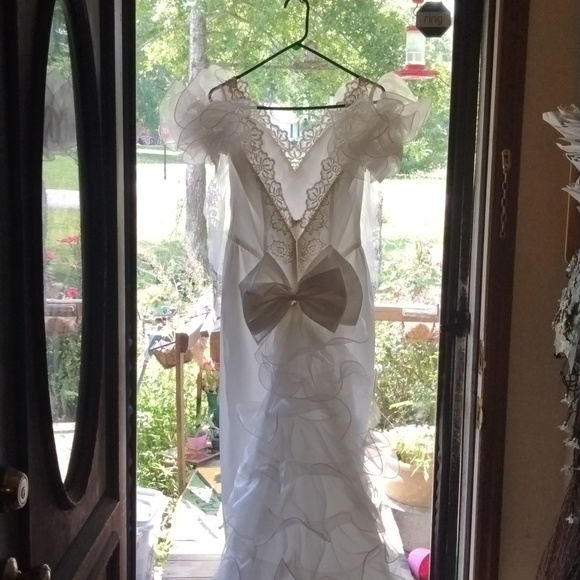wedding dress size 12 white with sequins and pearl long train San Martin - Picture 12 of 16